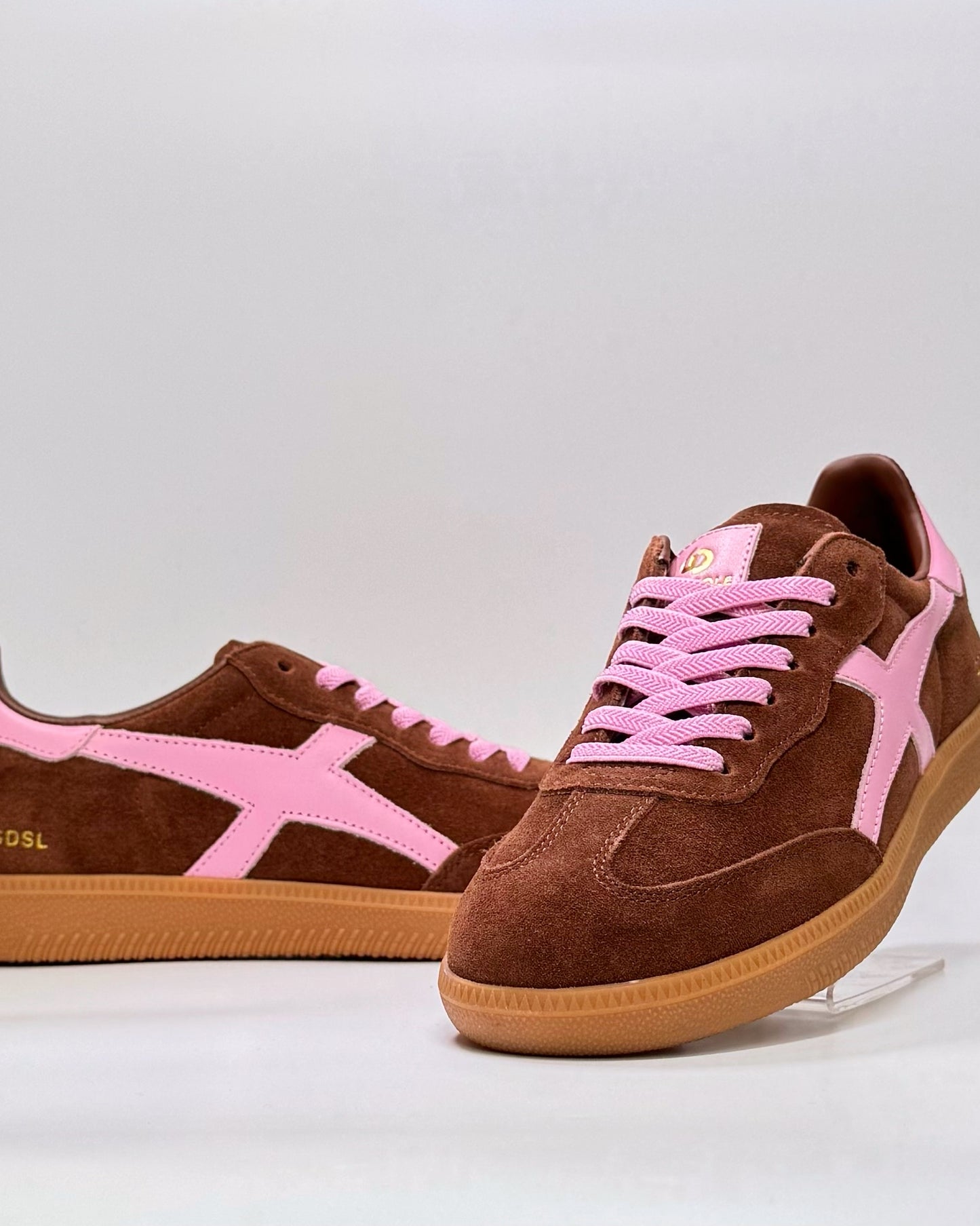 2001 Crossroads (Coffee/Candy Pink Suede)