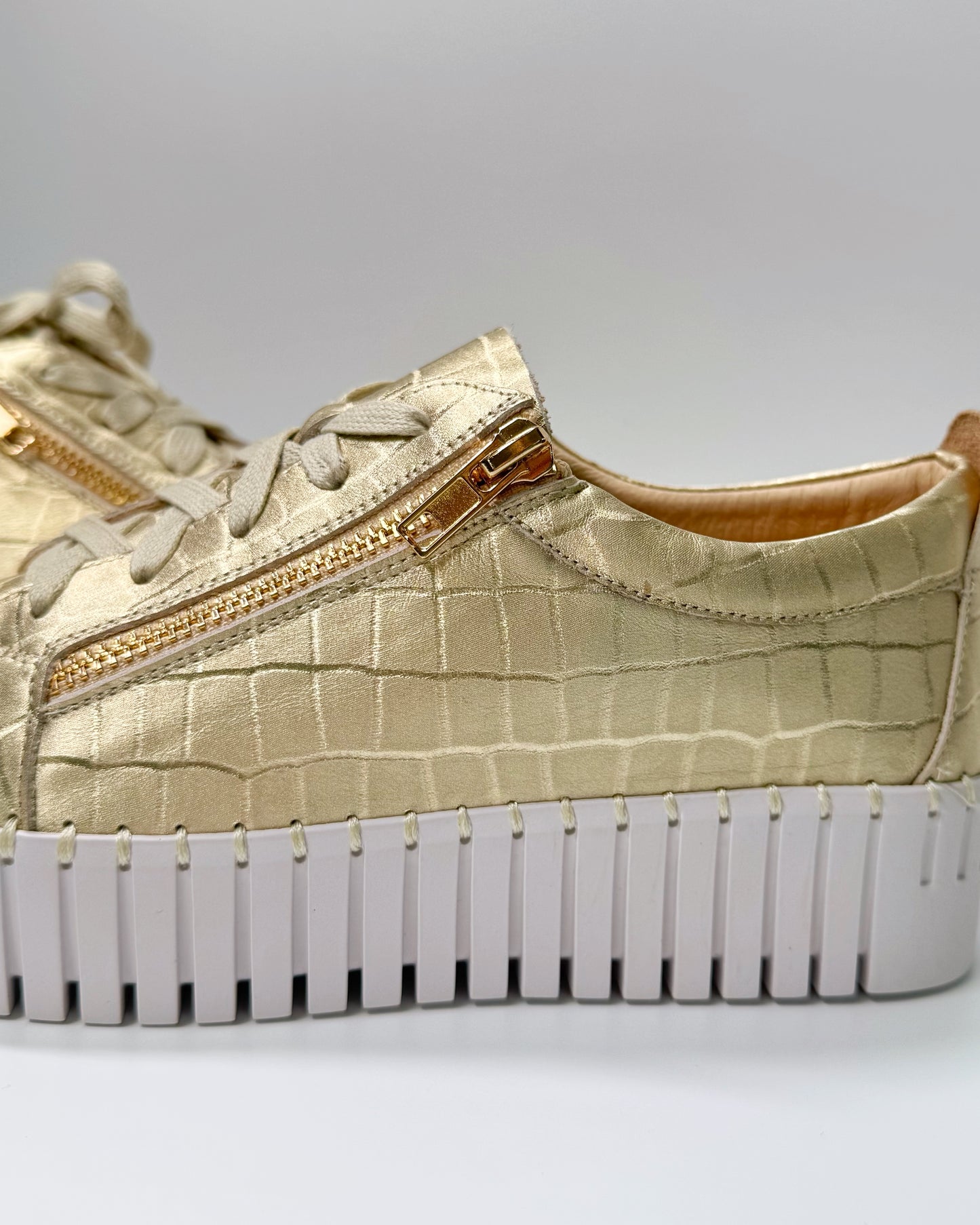 Bump (Gold Matt Croc)