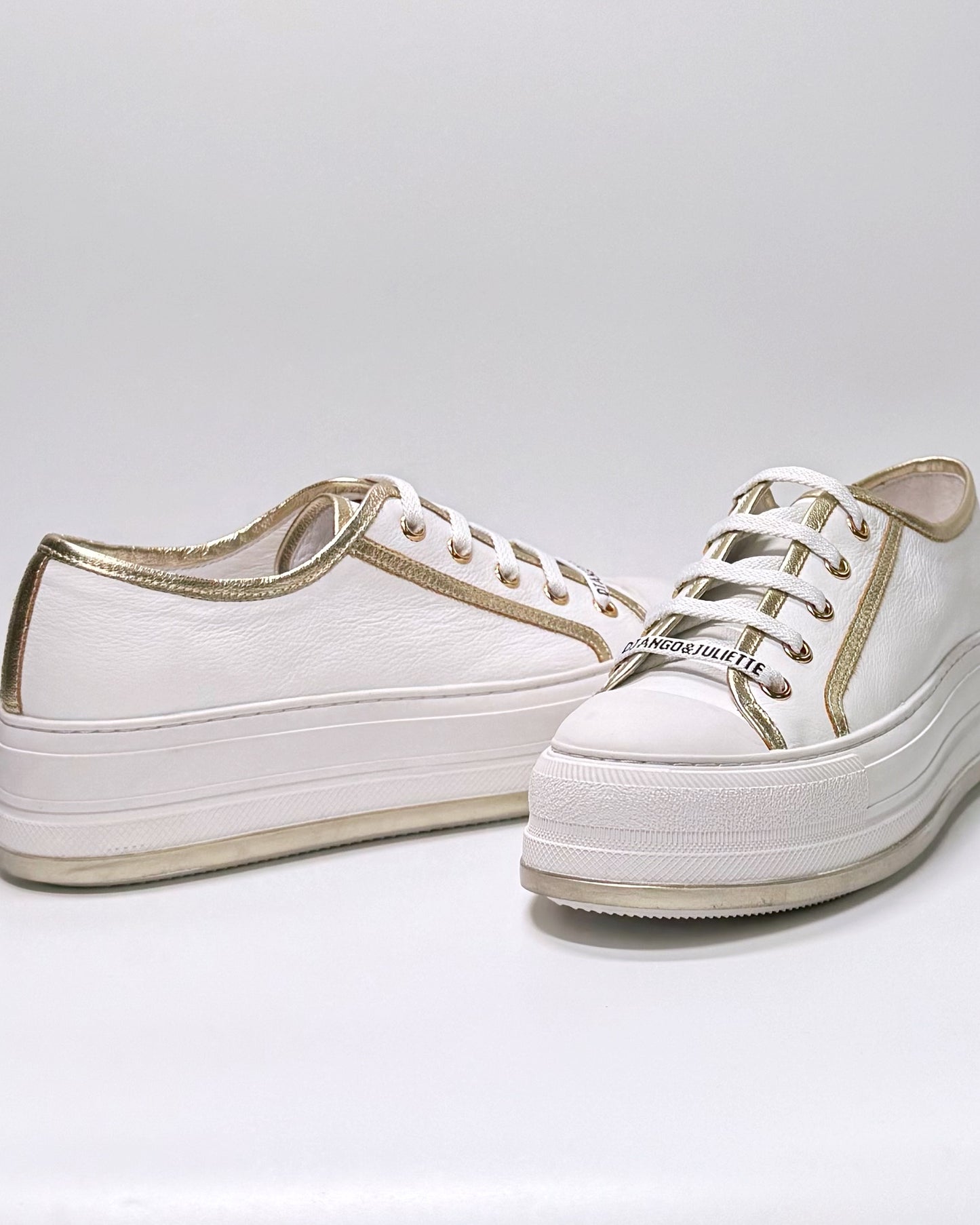 Genoa (White-Pale Gold)