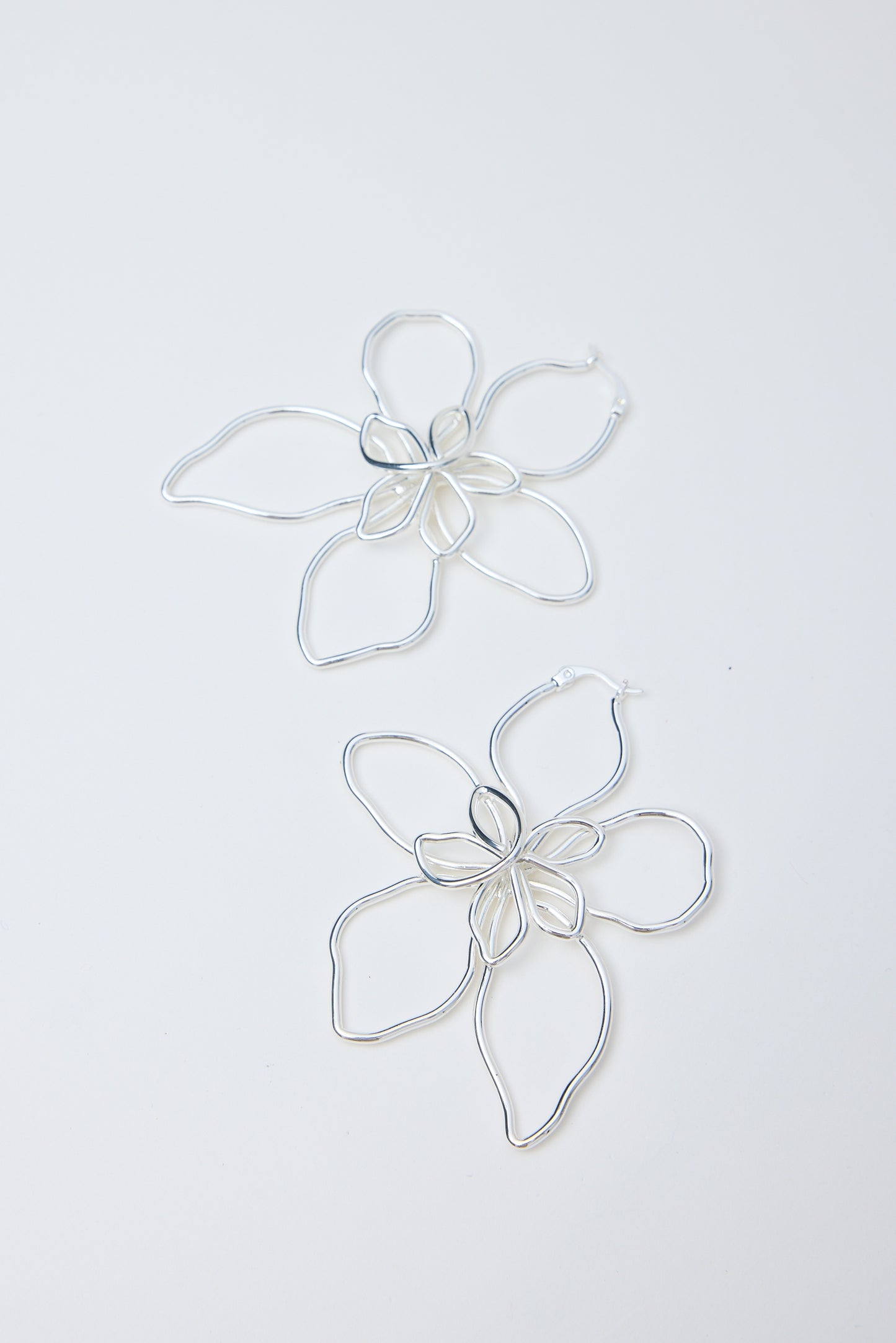 Jola Earrings (Silver)