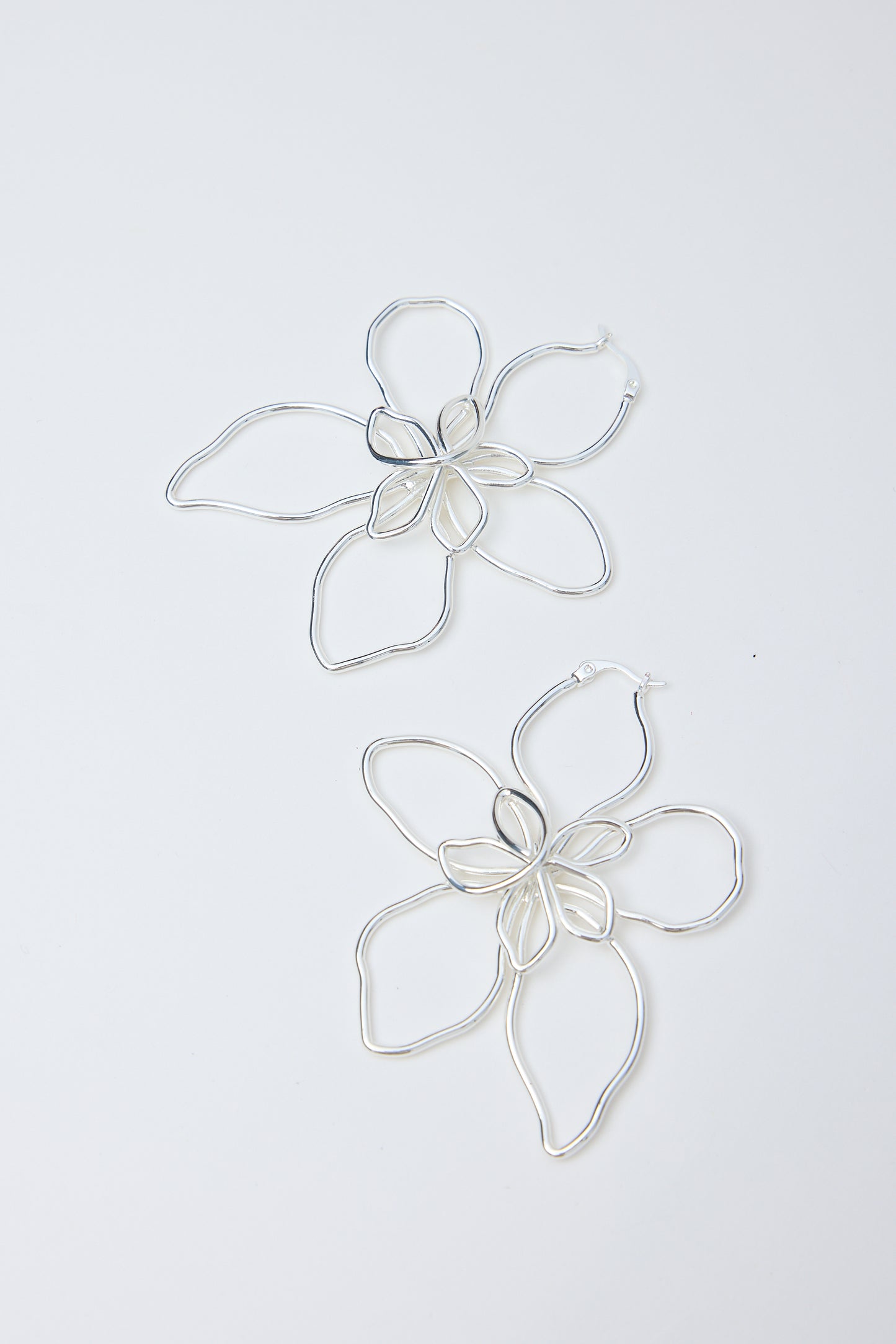 Jola Earrings (Silver)