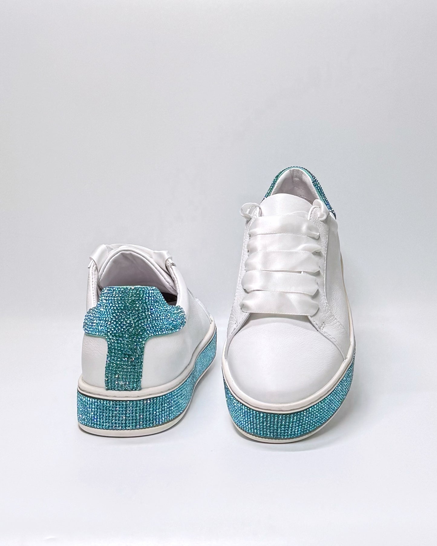 Pluma (White/Aqua)