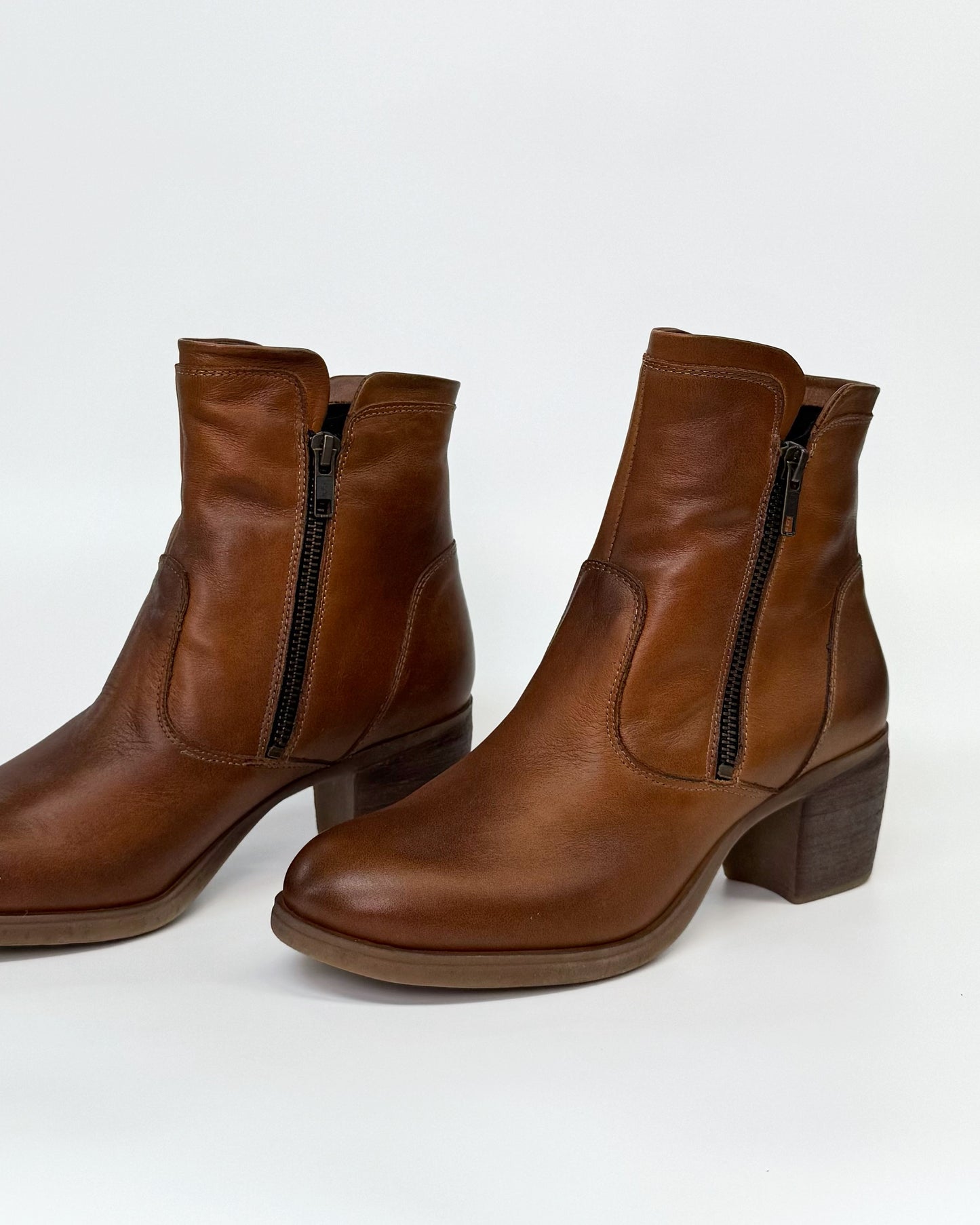 Zeta Women's Dark Brown Twin Zip Rocio Boot | Gretel Lane