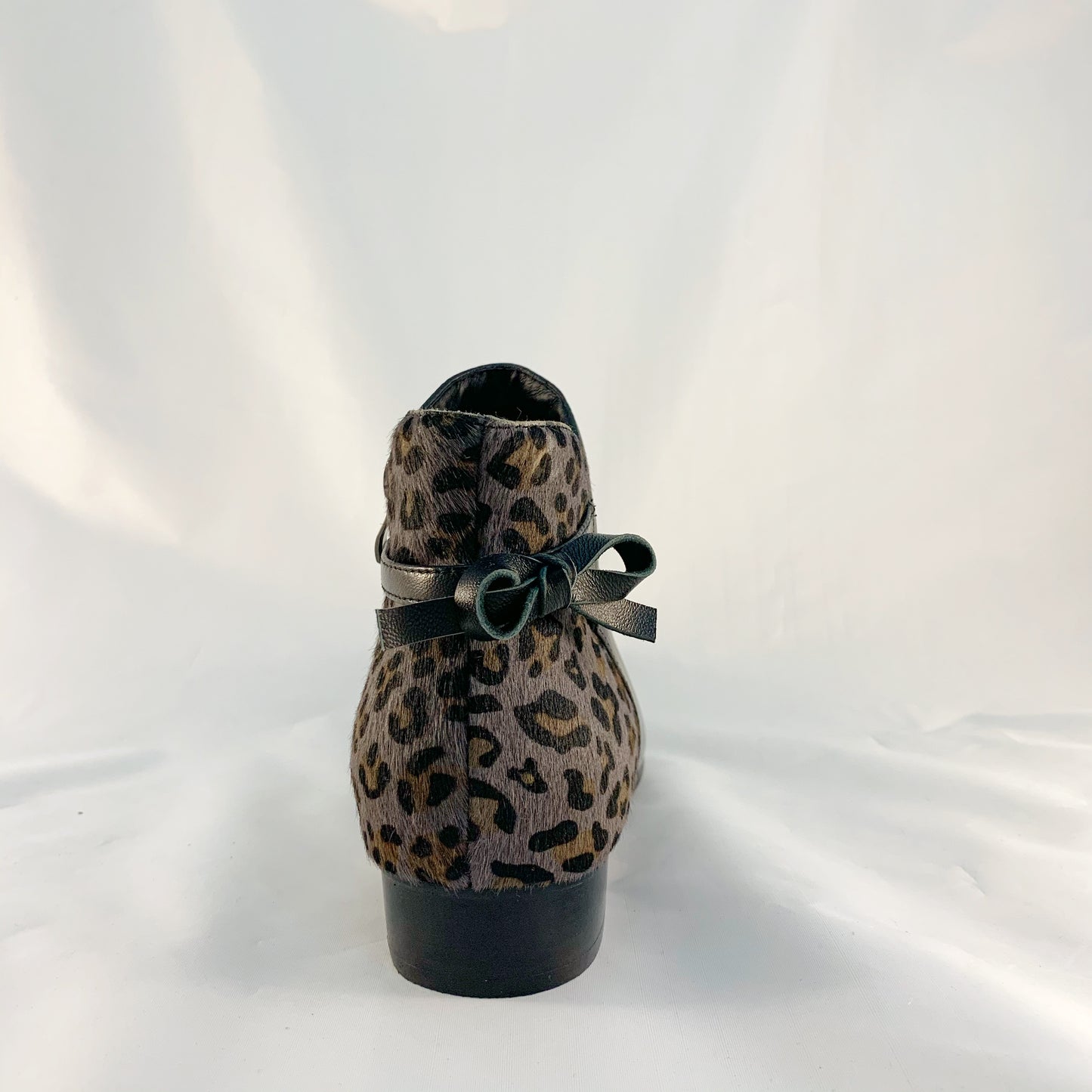 Arwen (Black/Leopard)