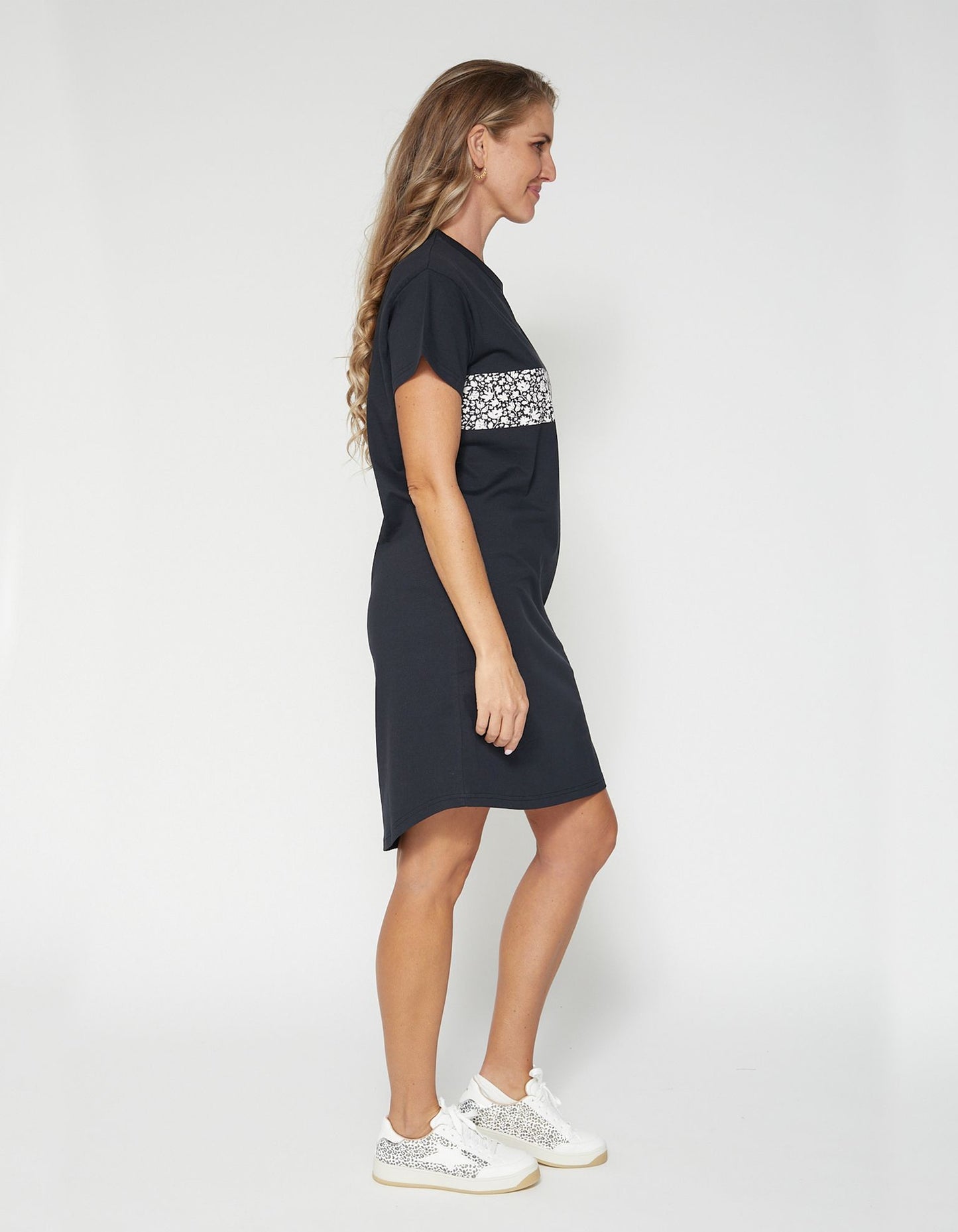 Mollie Dress (White/Black Floral Band)