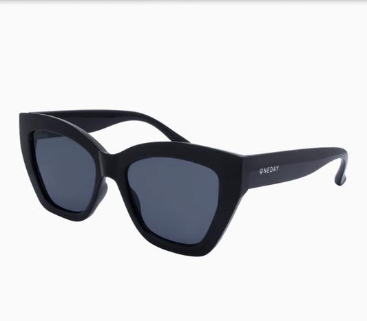 Winona (Black-Smoke)