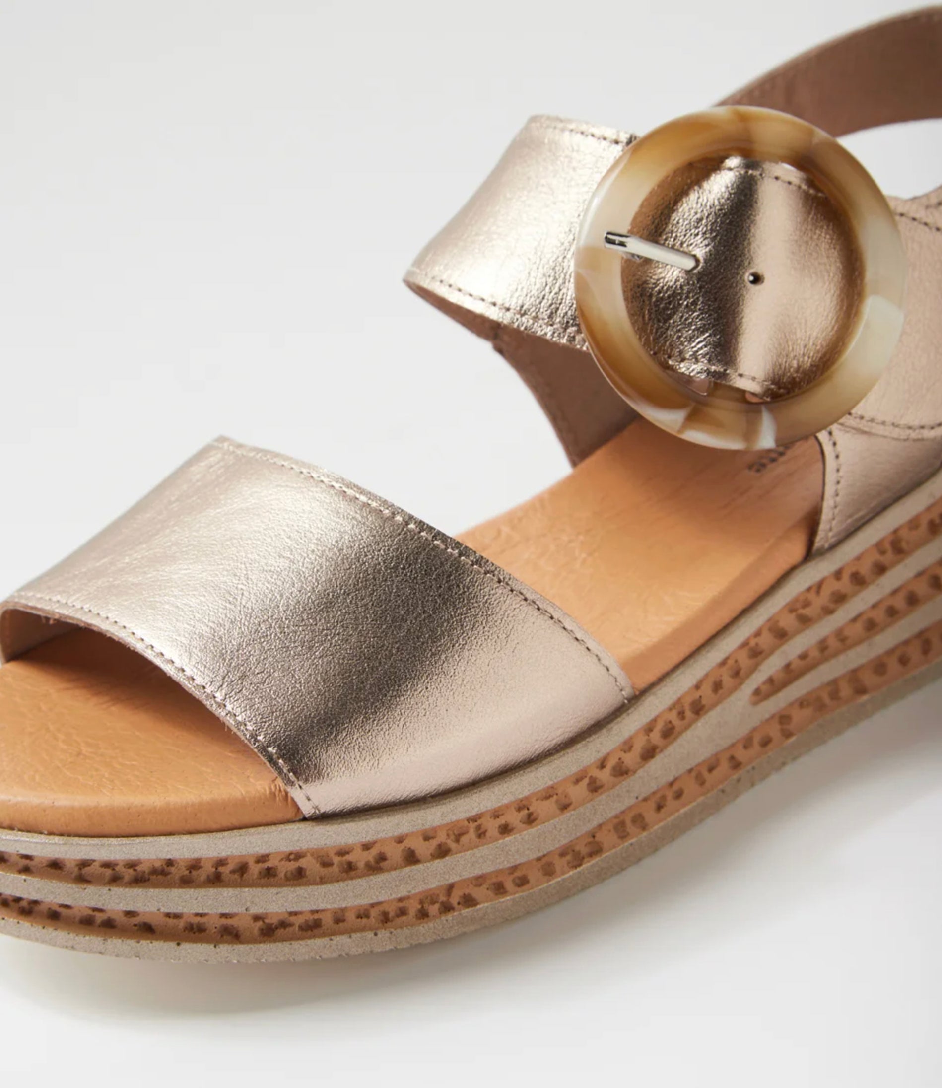 Django & Juliette Cubbie Women's Platform Sandal Champagne Leather | Women's shoes | Gretel Lane