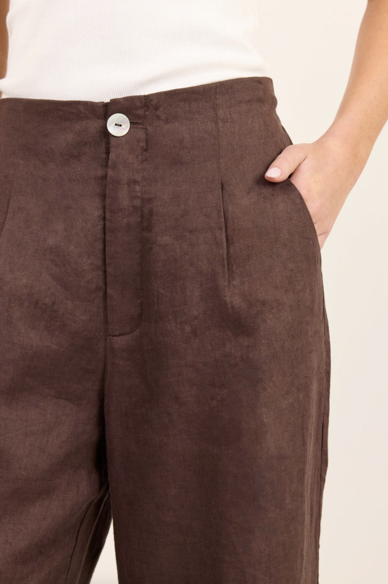 Re:Union Curator Linen Pleat Front Wide Leg Pant Dark Chocolate | Women's Pants | Gretel Lane