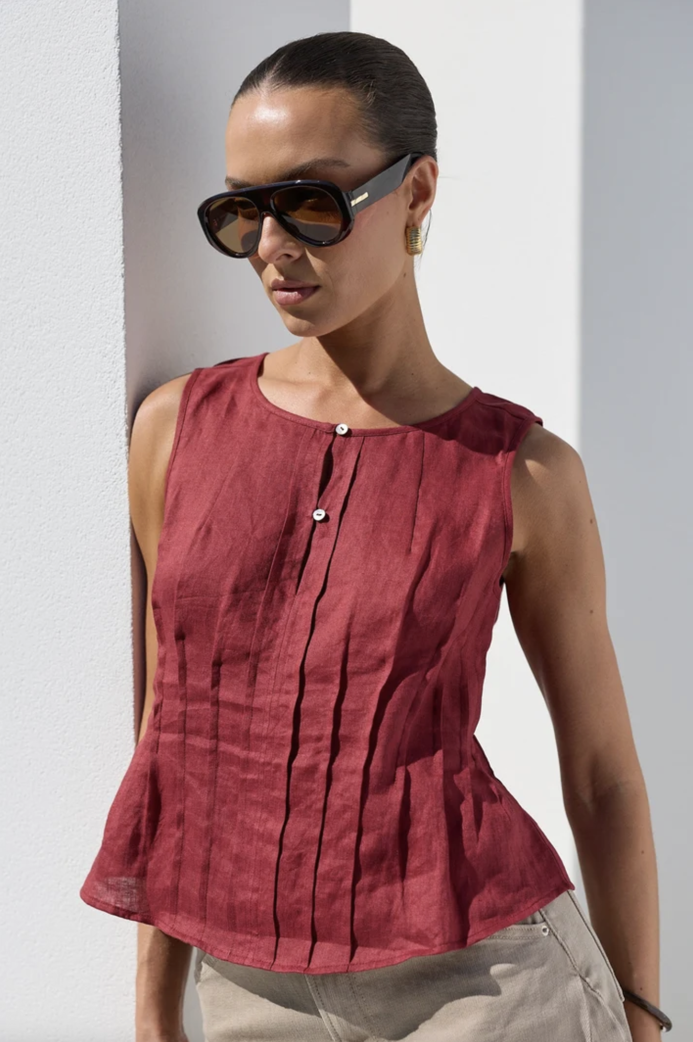 Stories Be Told Encourage Pintuck Front Sleeveless Boatneck Top Wine Linen | Women's Clothing | Gretel Lane