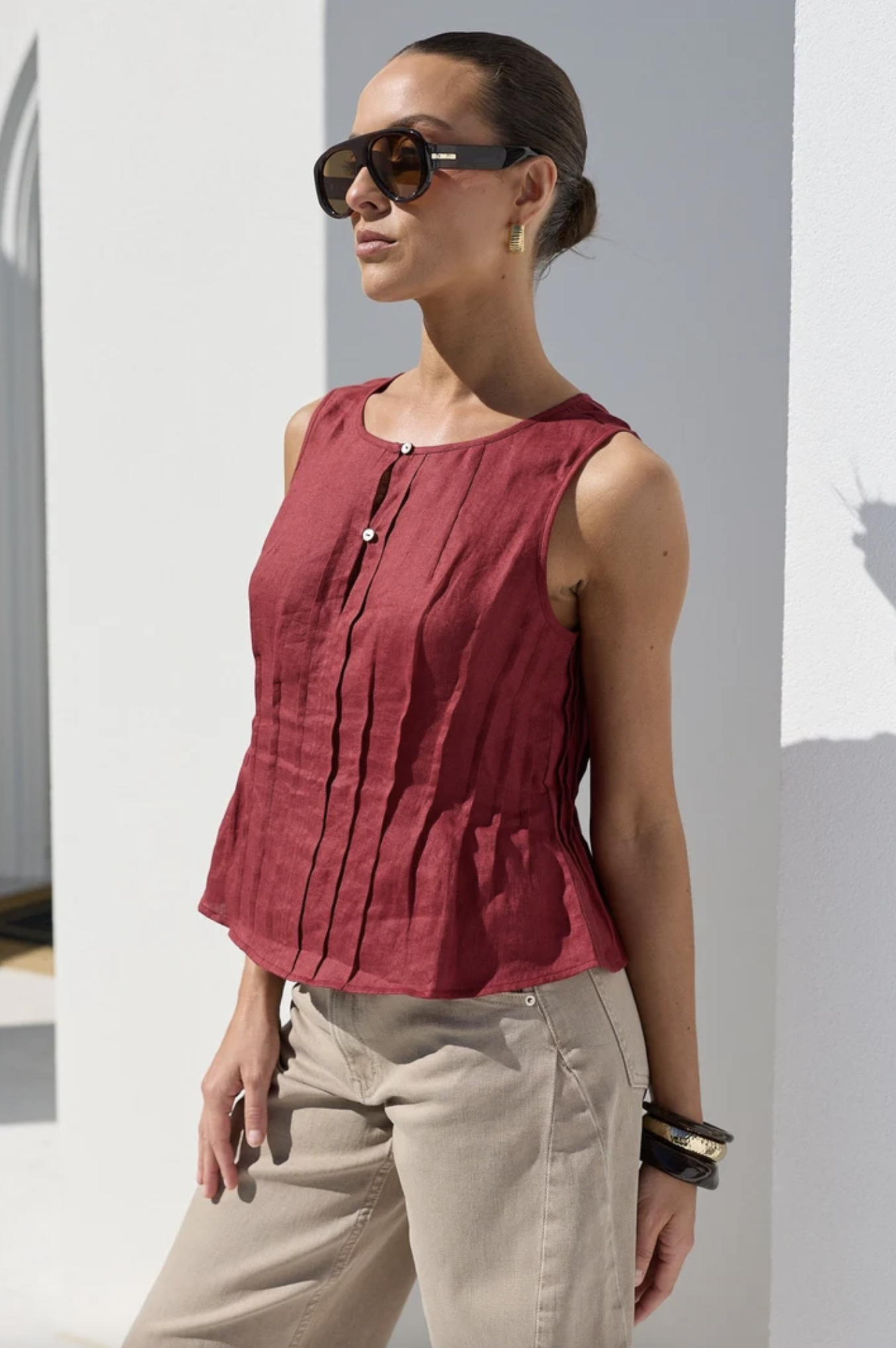 Stories Be Told Encourage Pintuck Front Sleeveless Boatneck Top Wine Linen | Women's Clothing | Gretel Lane