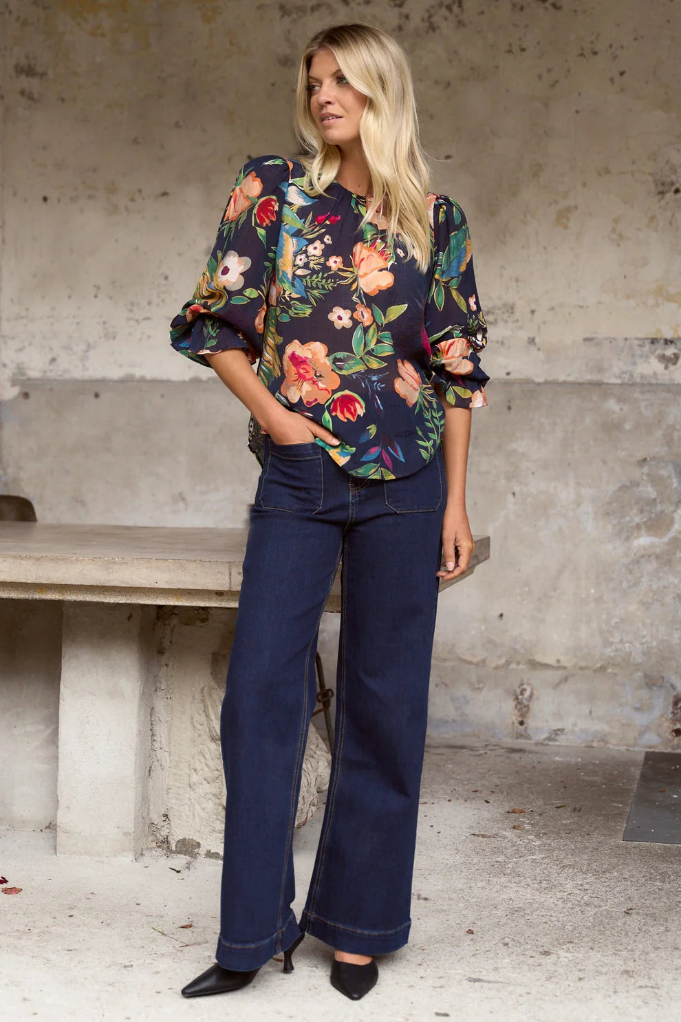 Endless Blouson Sleeve LS Top (Navy Vibrant Floral)