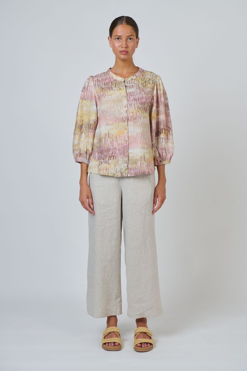Naturals by O&J GA590 Women's Linen Puff Sleeve Top Jardin Print | Women's Clothing | Gretel Lane