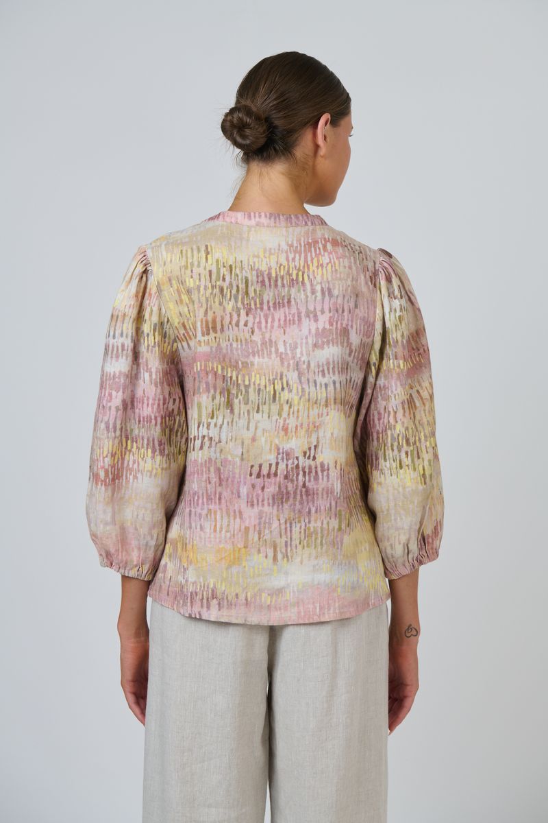 Naturals by O&J GA590 Women's Linen Puff Sleeve Top Jardin Print | Women's Clothing | Gretel Lane