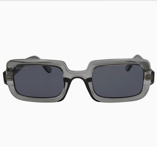 Gigi (Charcoal Smoke)