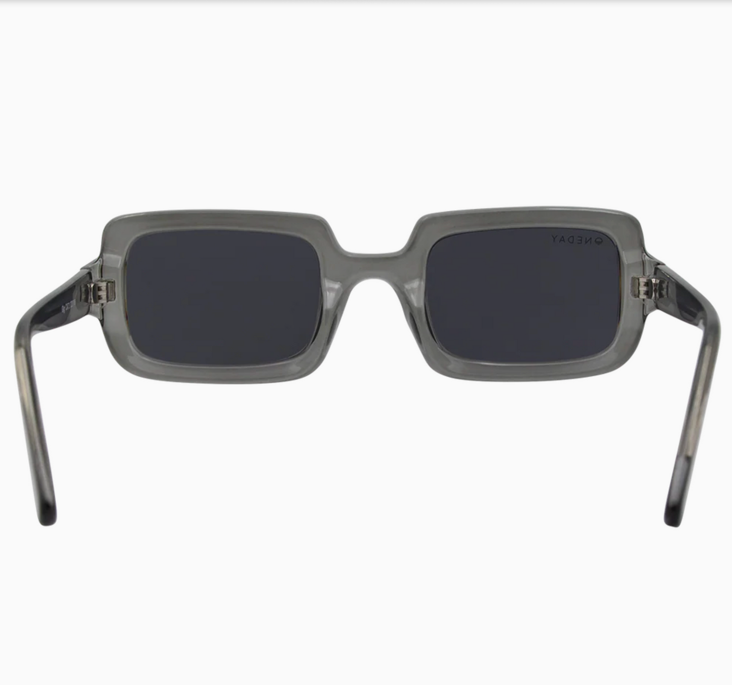 Gigi (Charcoal Smoke)