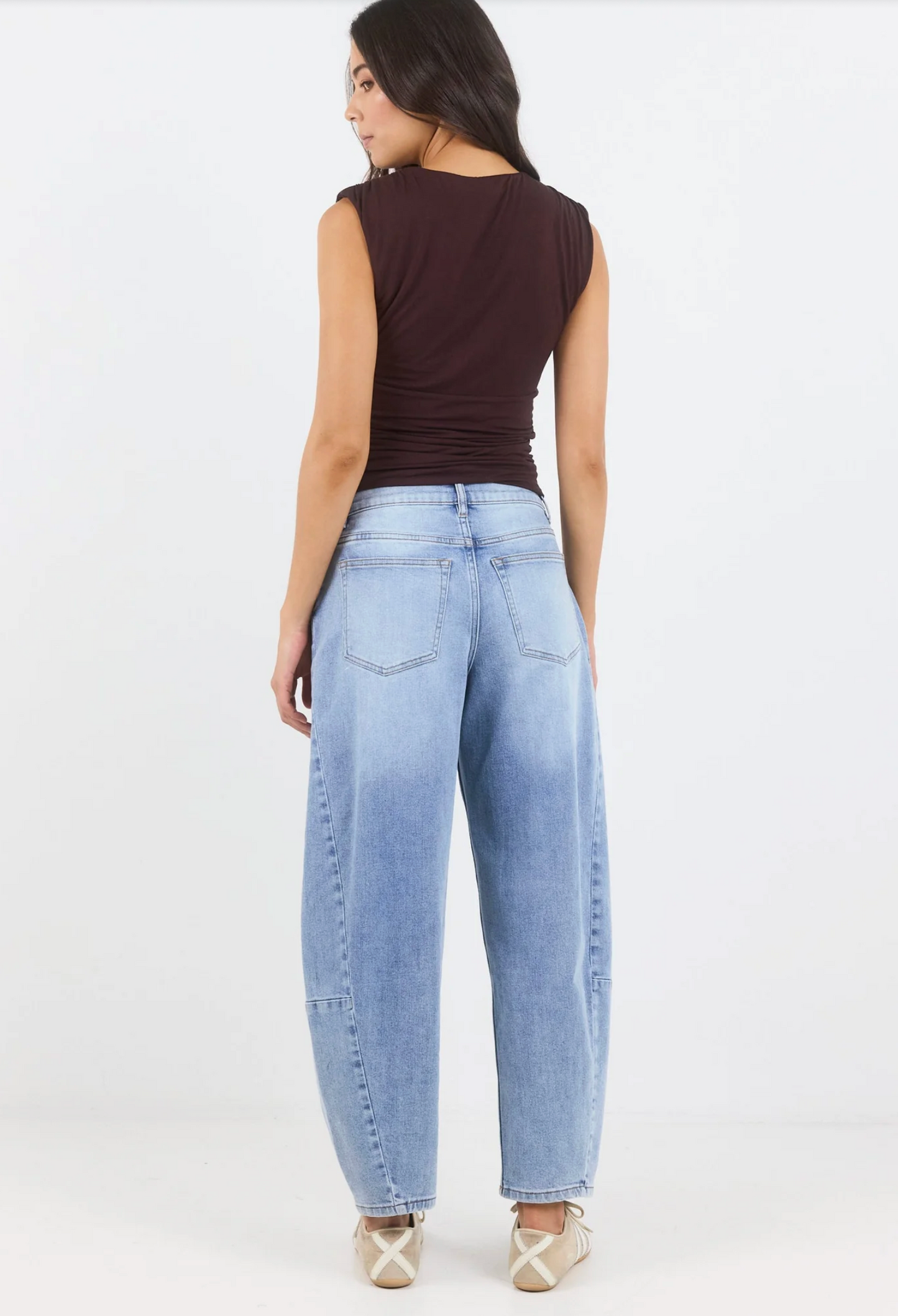 Among the Brave Graduate Stretch Denim Barrel Jeans Light Blue | Women's Jeans | Gretel Lane