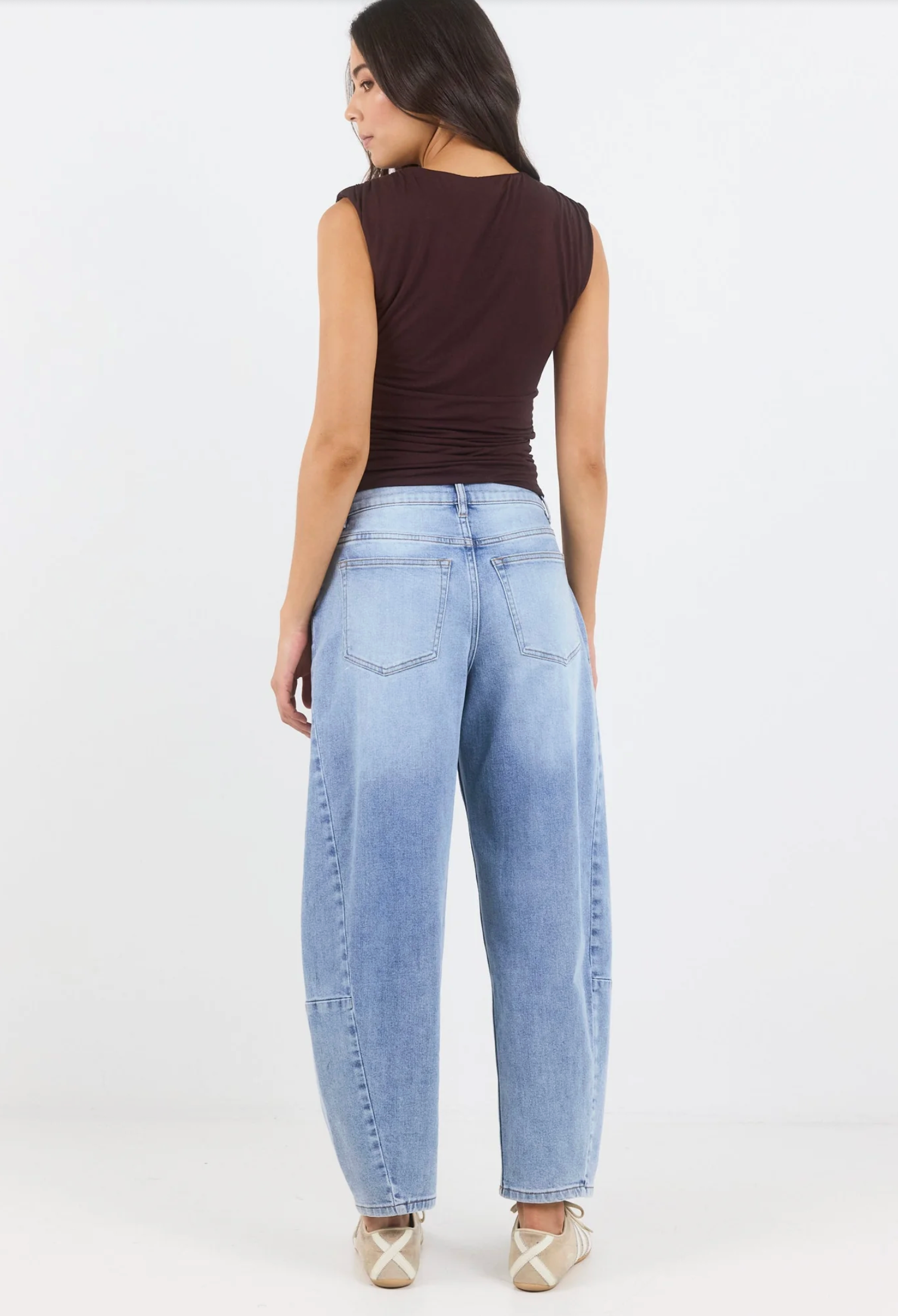 Among the Brave Graduate Stretch Denim Barrel Jeans Light Blue | Women's Jeans | Gretel Lane