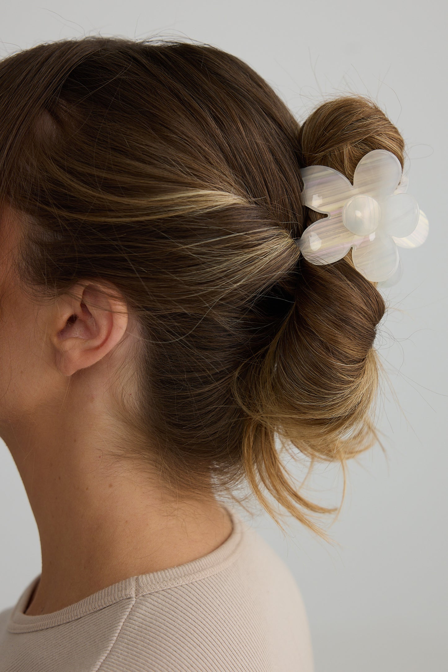 Flower Power Hair Claw White | Gretel Lane