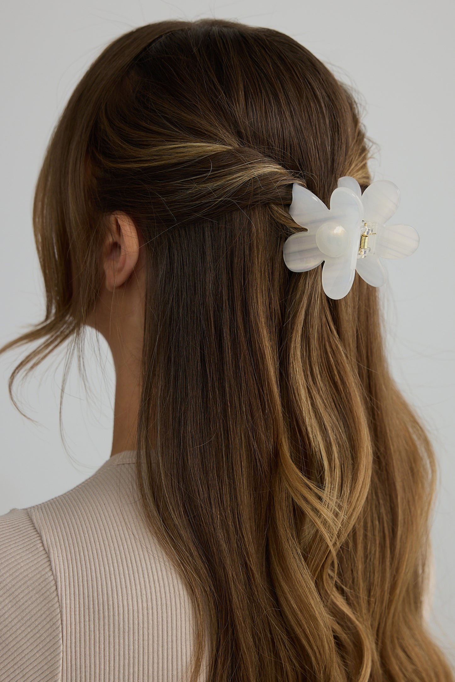 Flower Power Hair Claw White | Gretel Lane