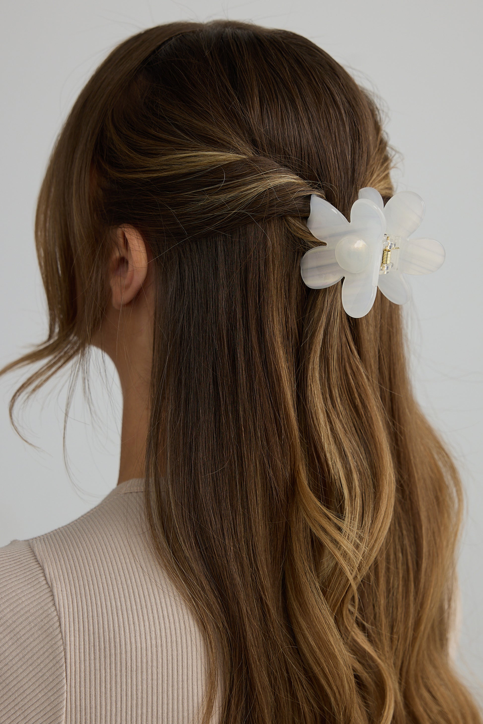 Flower Power Hair Claw White | Gretel Lane