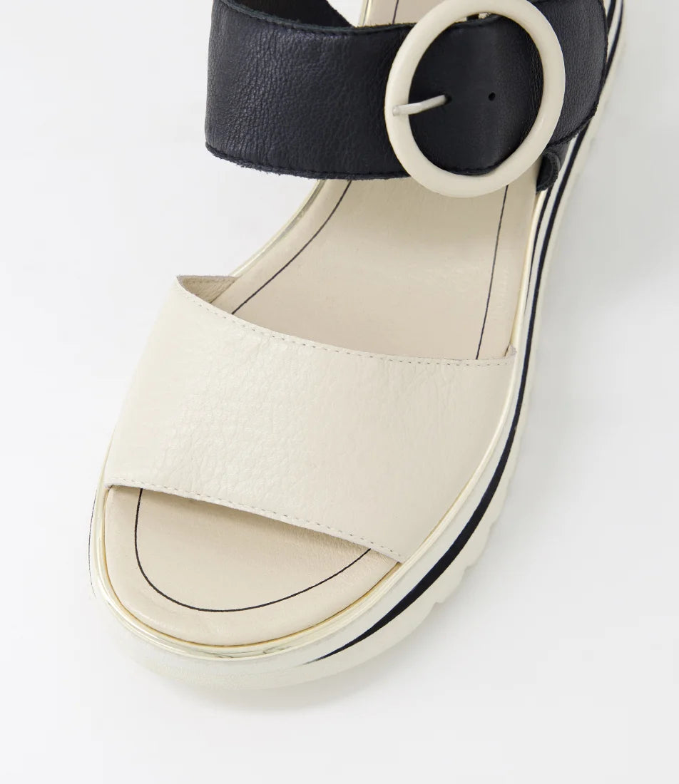 Harlows (Milk-Black)