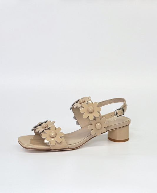 Django & Juliette Hatsyl Women's Flower Detail Sandal Nougat Patent Leather | Women's Shoes | Gretel Lane