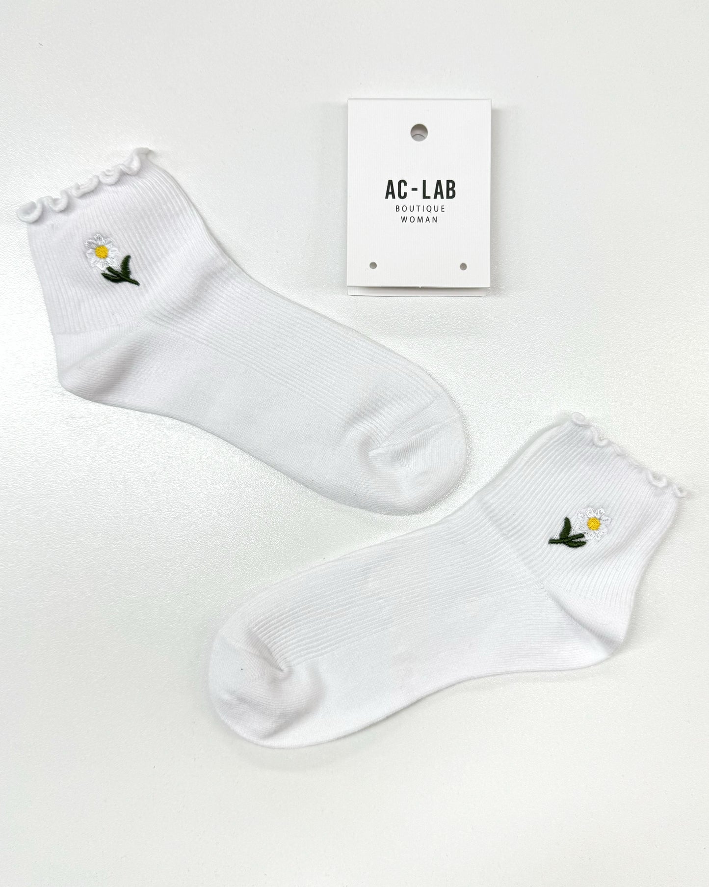 Qtr Crew Sock (Frill Embroidered Daisy)