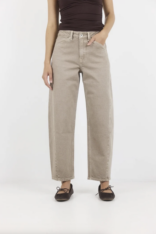 Stories Be Told Idolise Stretch Soft Barrel Leg Jean Taupe | Women's Jeans | Gretel Lane