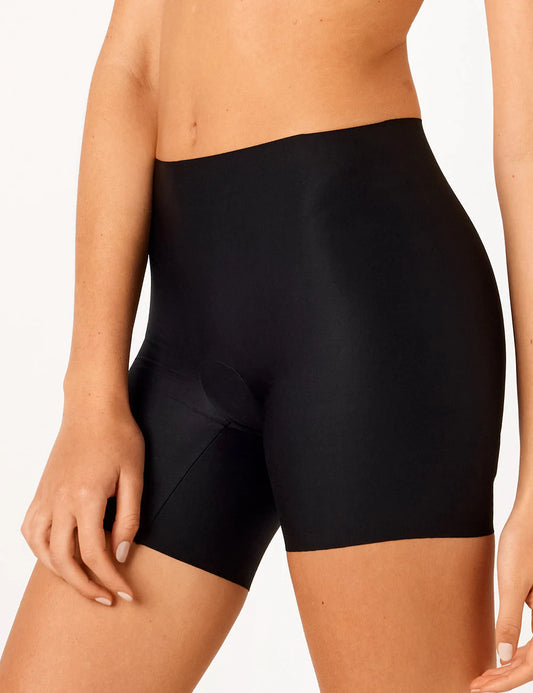 Laser Shape Waisted Mid Thigh Short (Black)