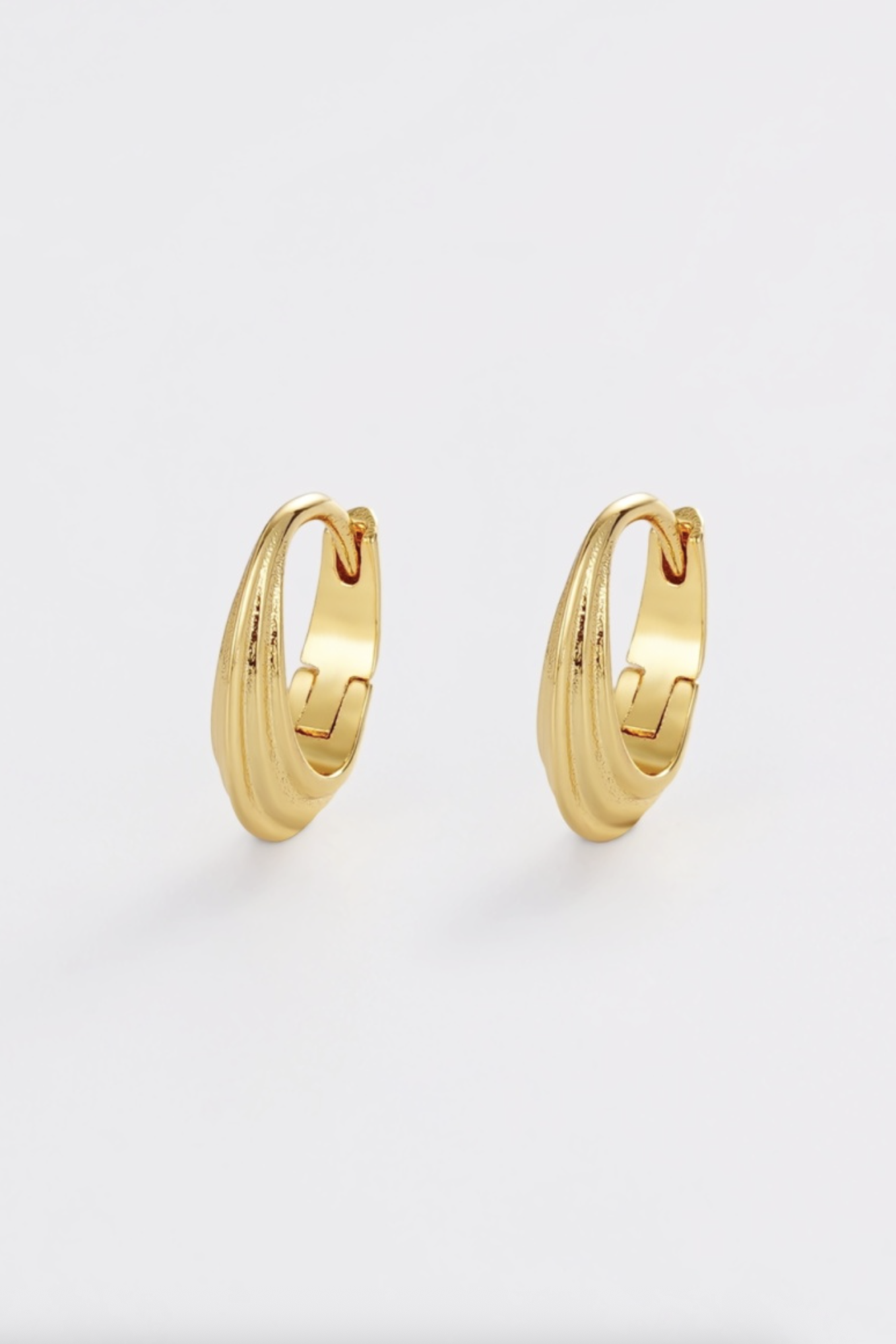Zafino Marley Small Hoop Earring Gold | Gold Hoop Earrings | Gretel Lane
