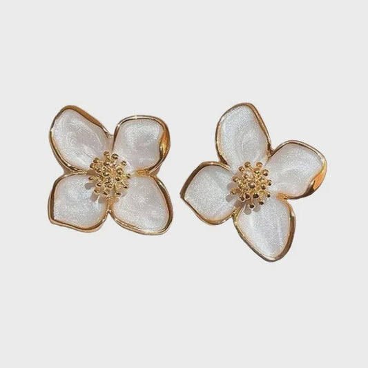 Maggie Handpainted Enamel Flower Studs (White)