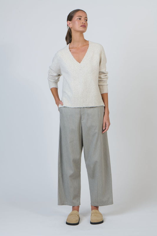 Natural by O&J OJ-W46 Women's V-neck Knit Jumper Dust | Women's Clothing | Gretel Lane