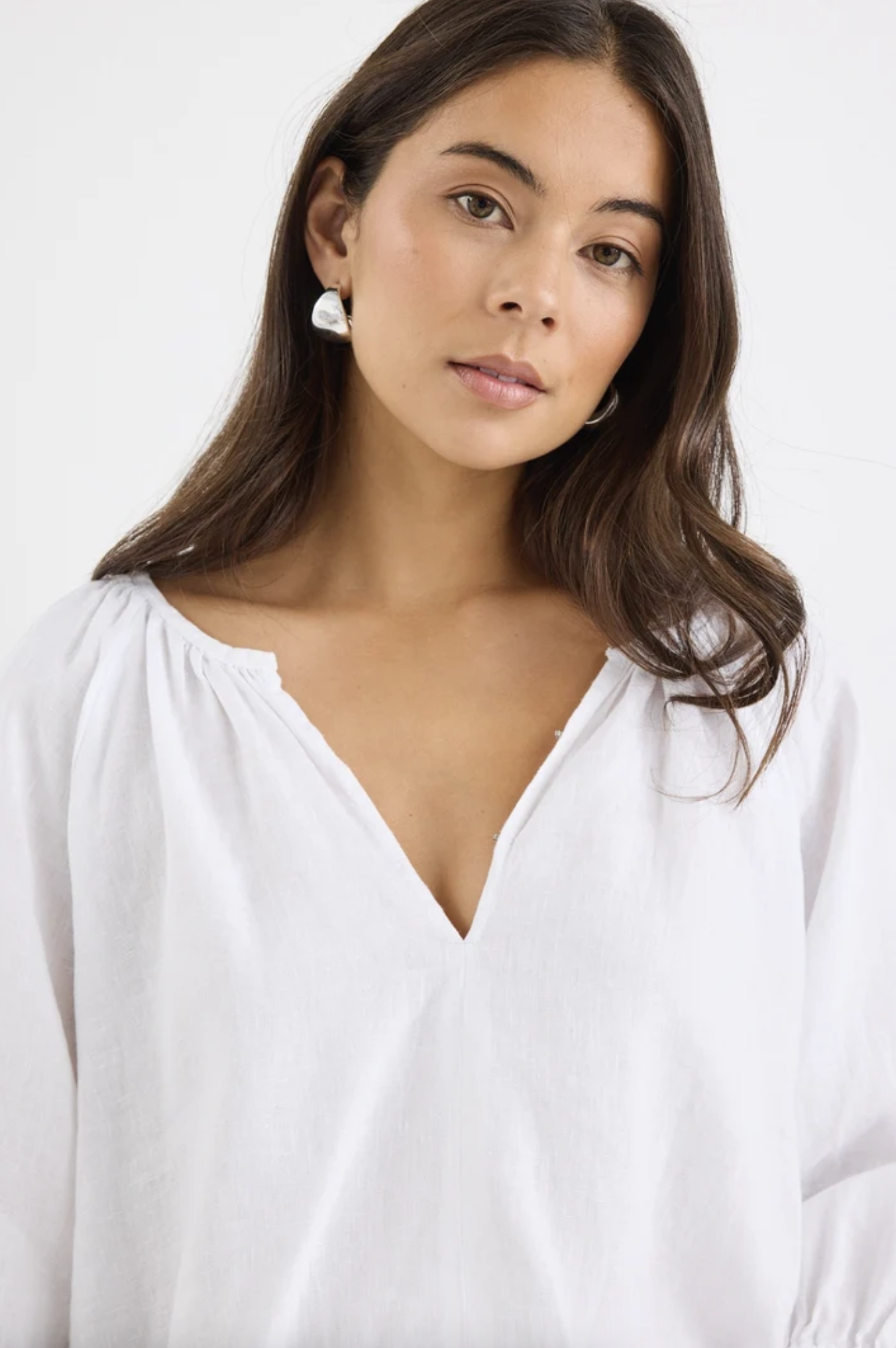 RE:UNION Revolutionary Linen Relaxed  Long Sleeve Top White | Women's Tops | Gretel Lane