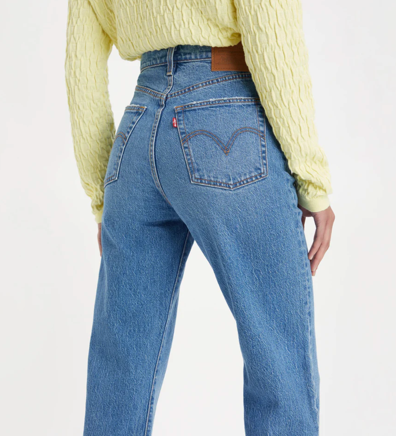 Levi's Women's Ribcage Ankle Jeans in Light Blue Denim | Gretel Lane