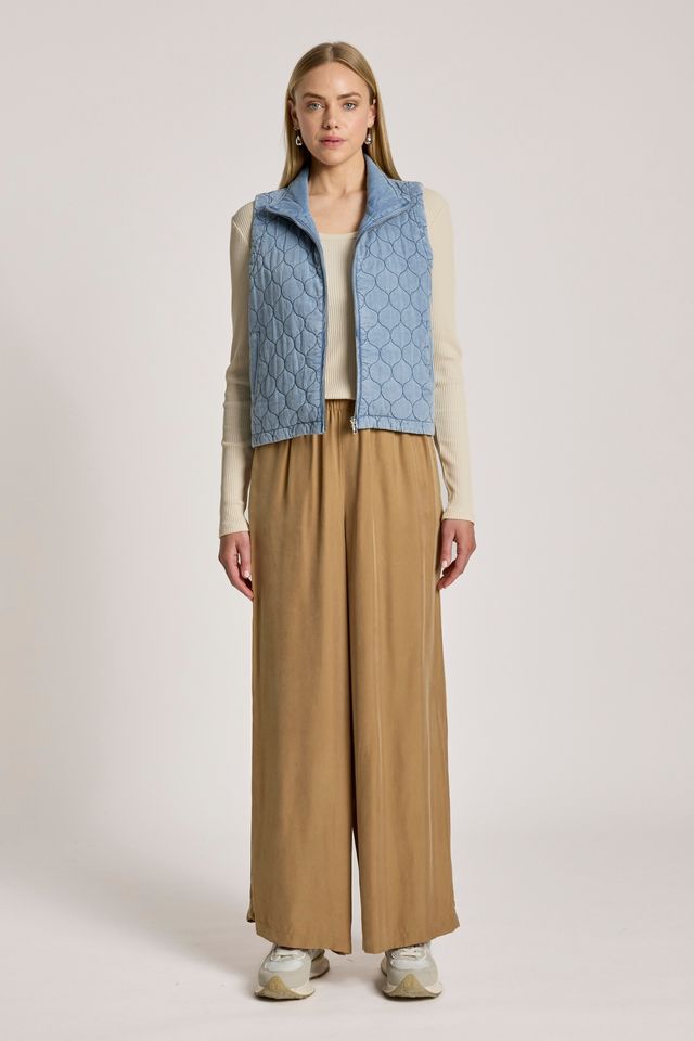 Eb & Ive Denim Blue Quilted Cropped Sansi Vest | Gretel Lane