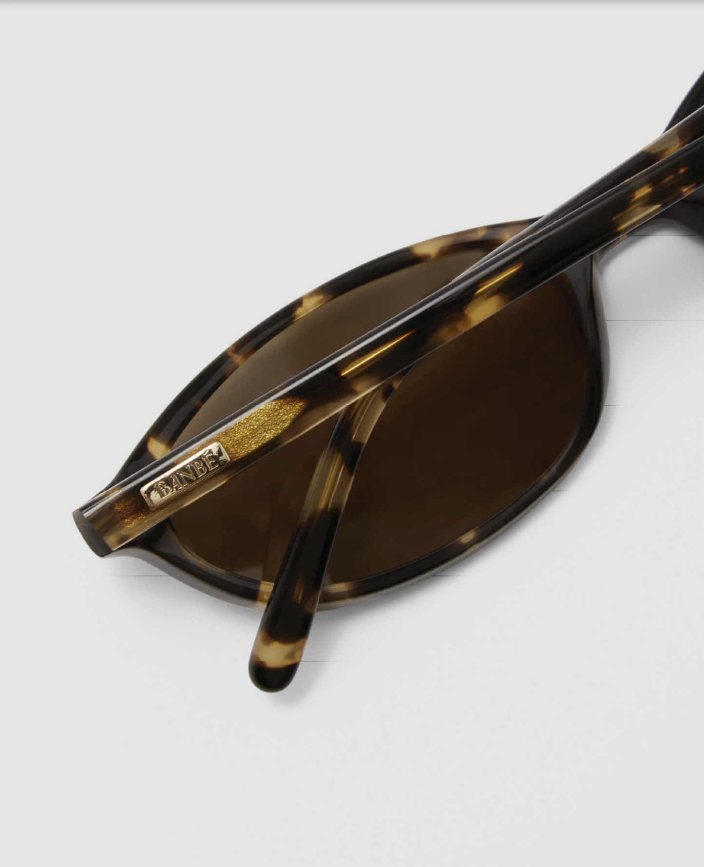 Banbé Eyewear Women's Rodrigo Sunglasses in Toffee Tortoiseshell | Gretel Lane