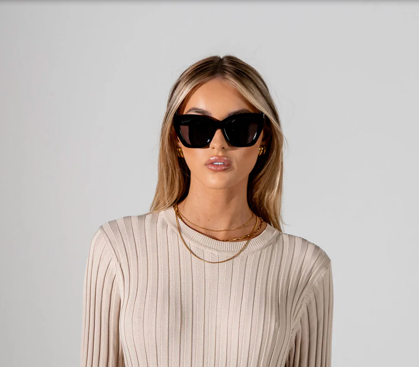 Winona (Black-Smoke)