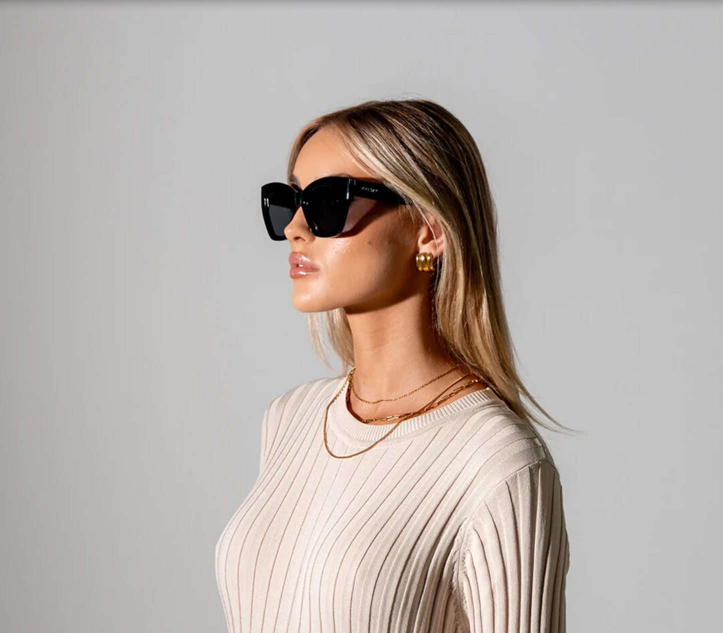 Winona (Black-Smoke)