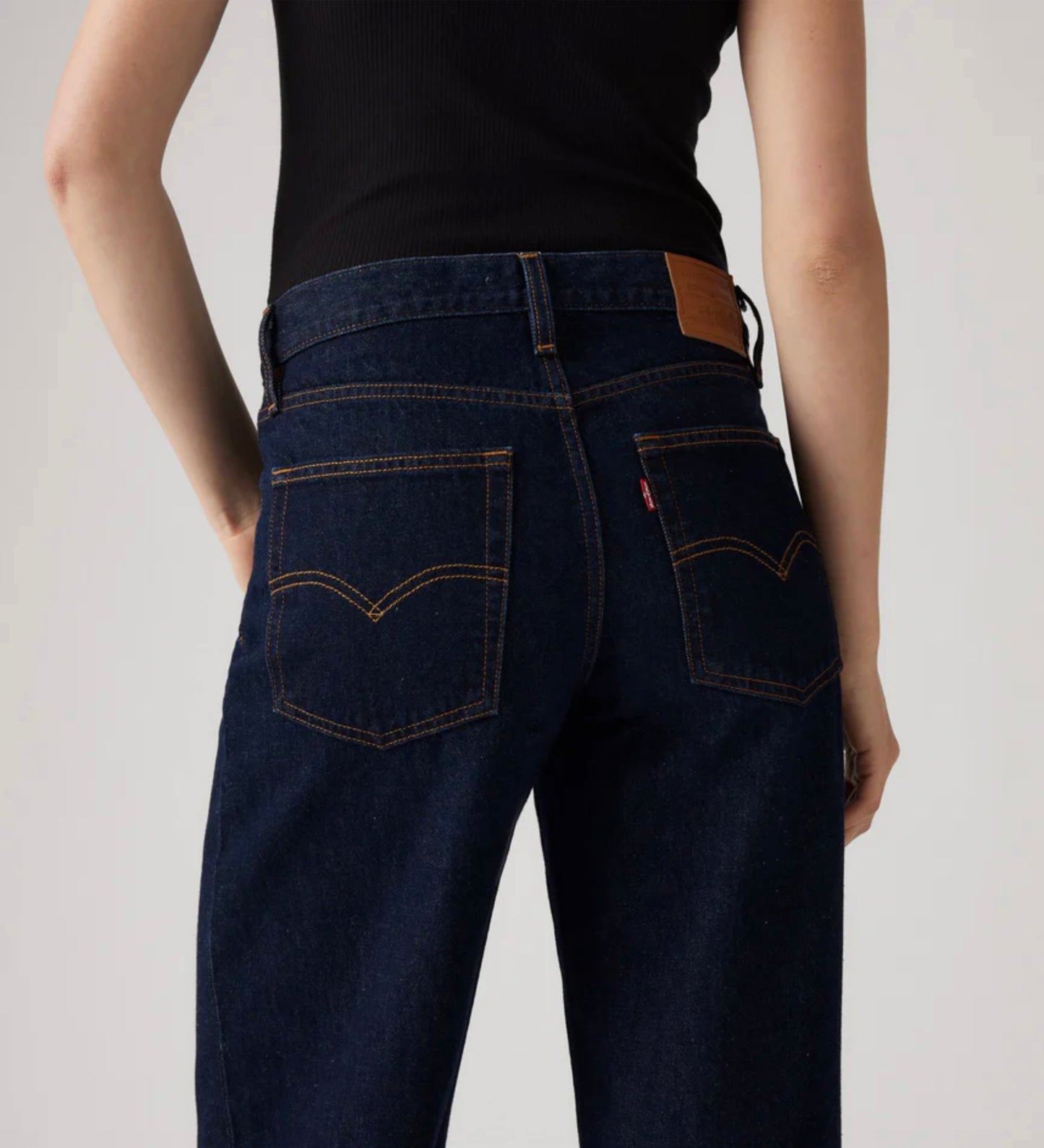 Levi Women's XL Straight Jeans in Dark Blue | Gretel Lane