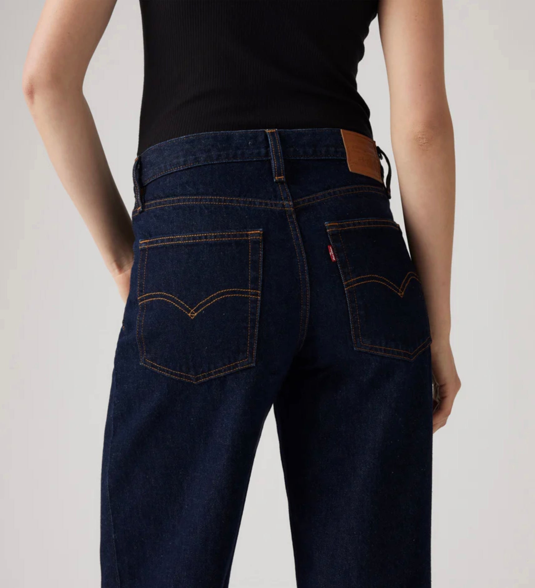 Levi Women's XL Straight Jeans in Dark Blue | Gretel Lane