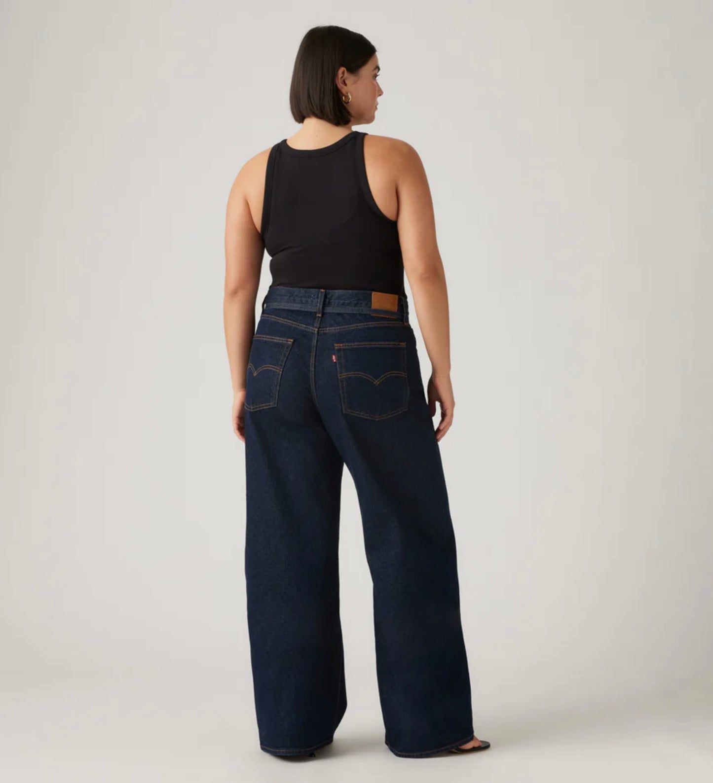 Levi Women's XL Straight Jeans in Dark Blue | Gretel Lane