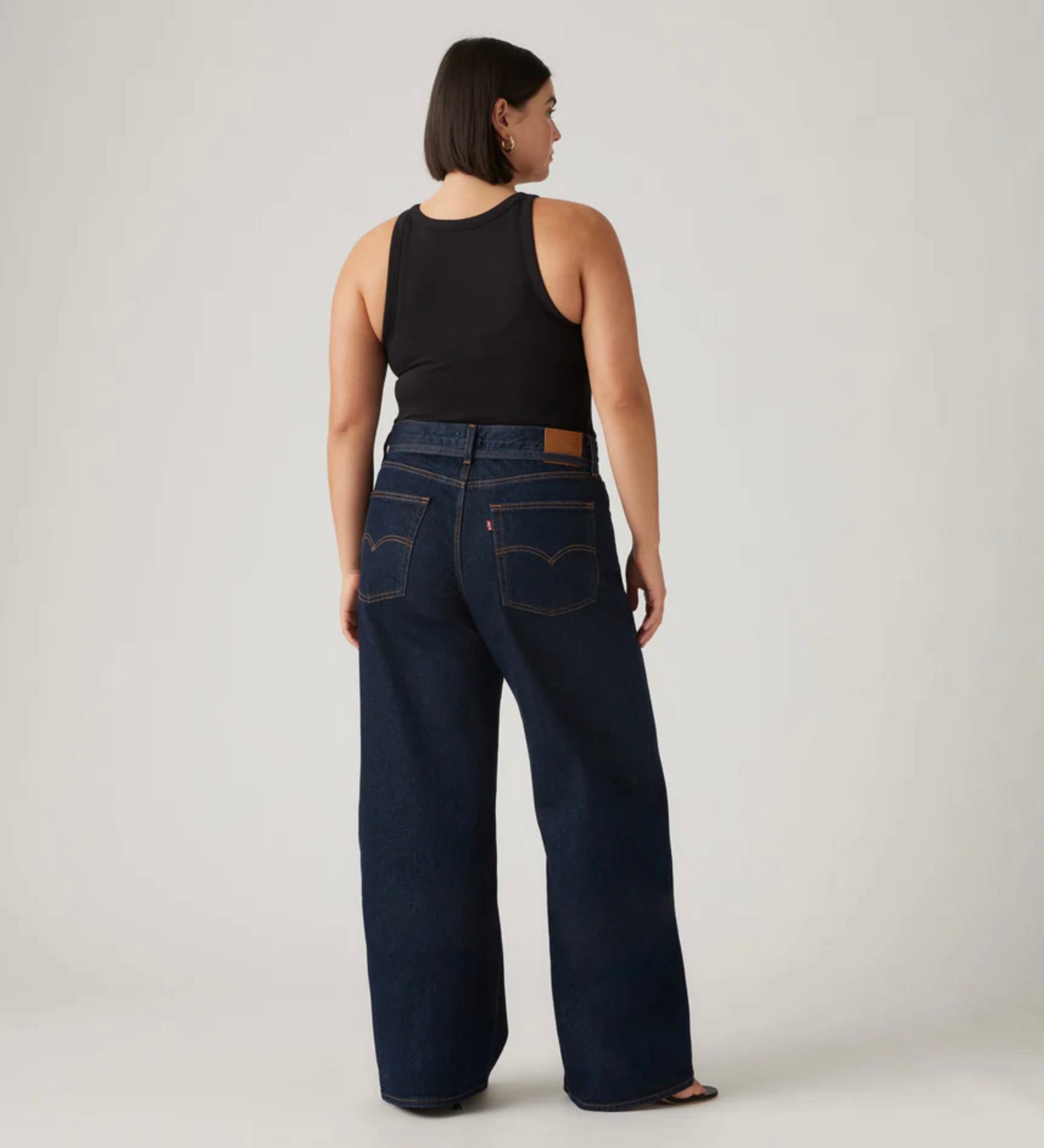 Levi Women's XL Straight Jeans in Dark Blue | Gretel Lane