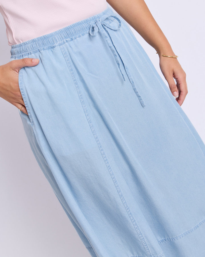Foxwood Fresco Chambray Midi Skirt Light Blue | Women's Clothing | Gretel Lane
