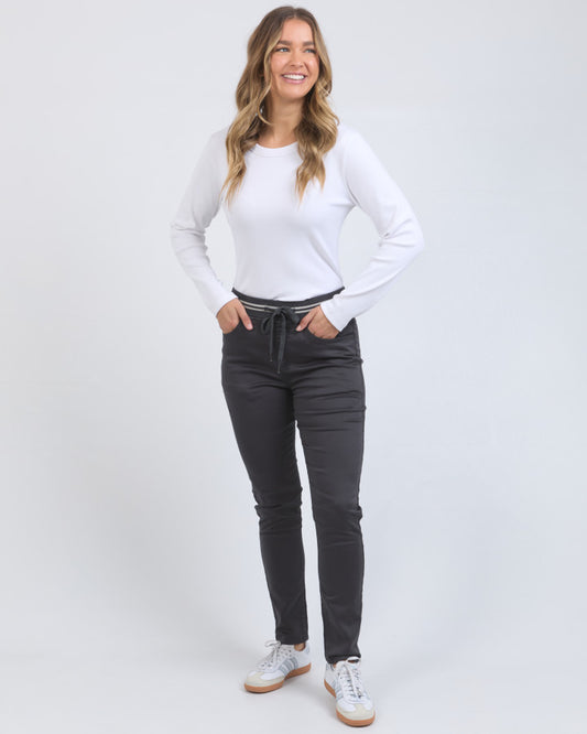 Sylvia Jogger (Charcoal)