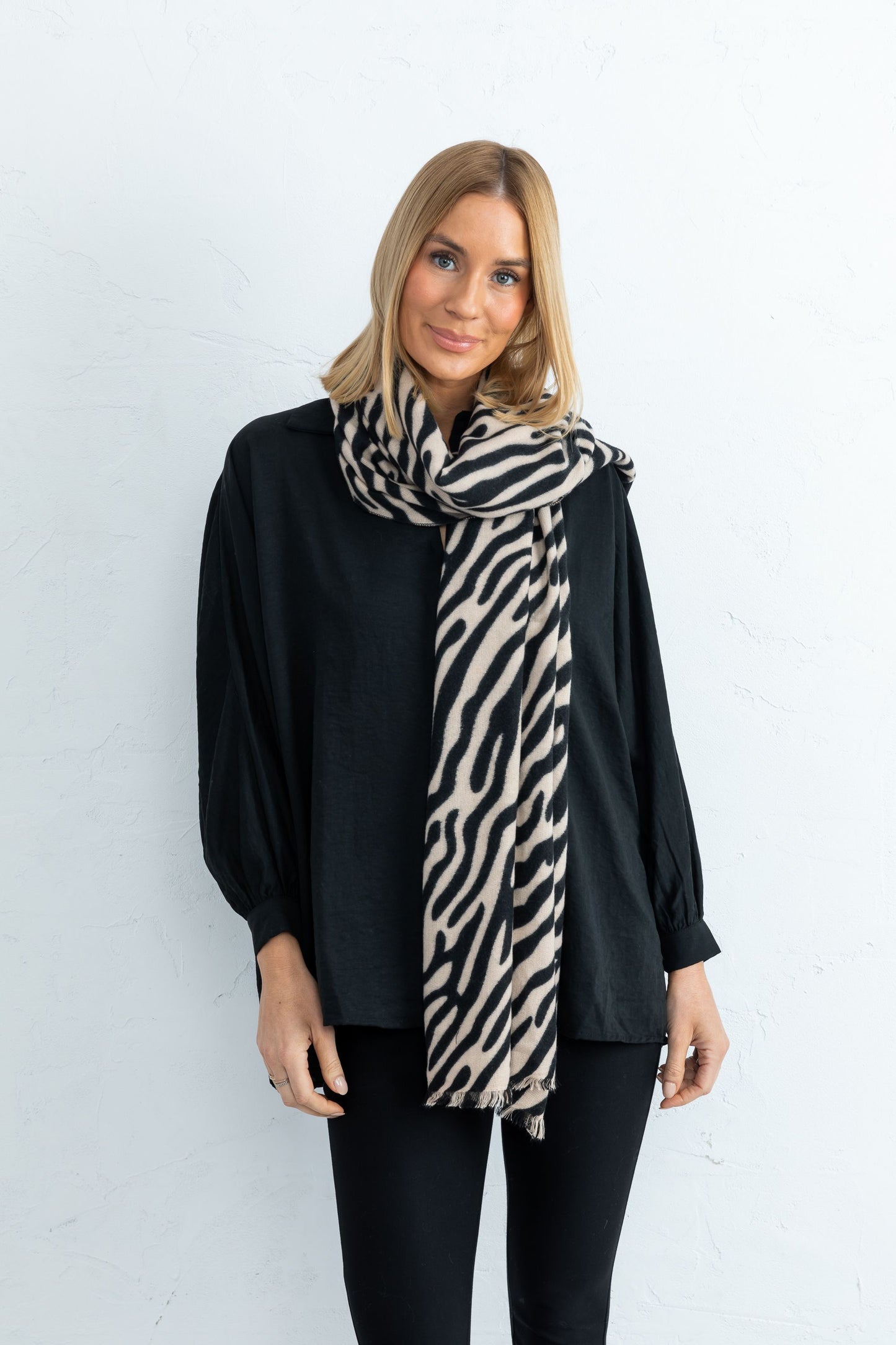 Cape Town Scarf (Black + Cream)