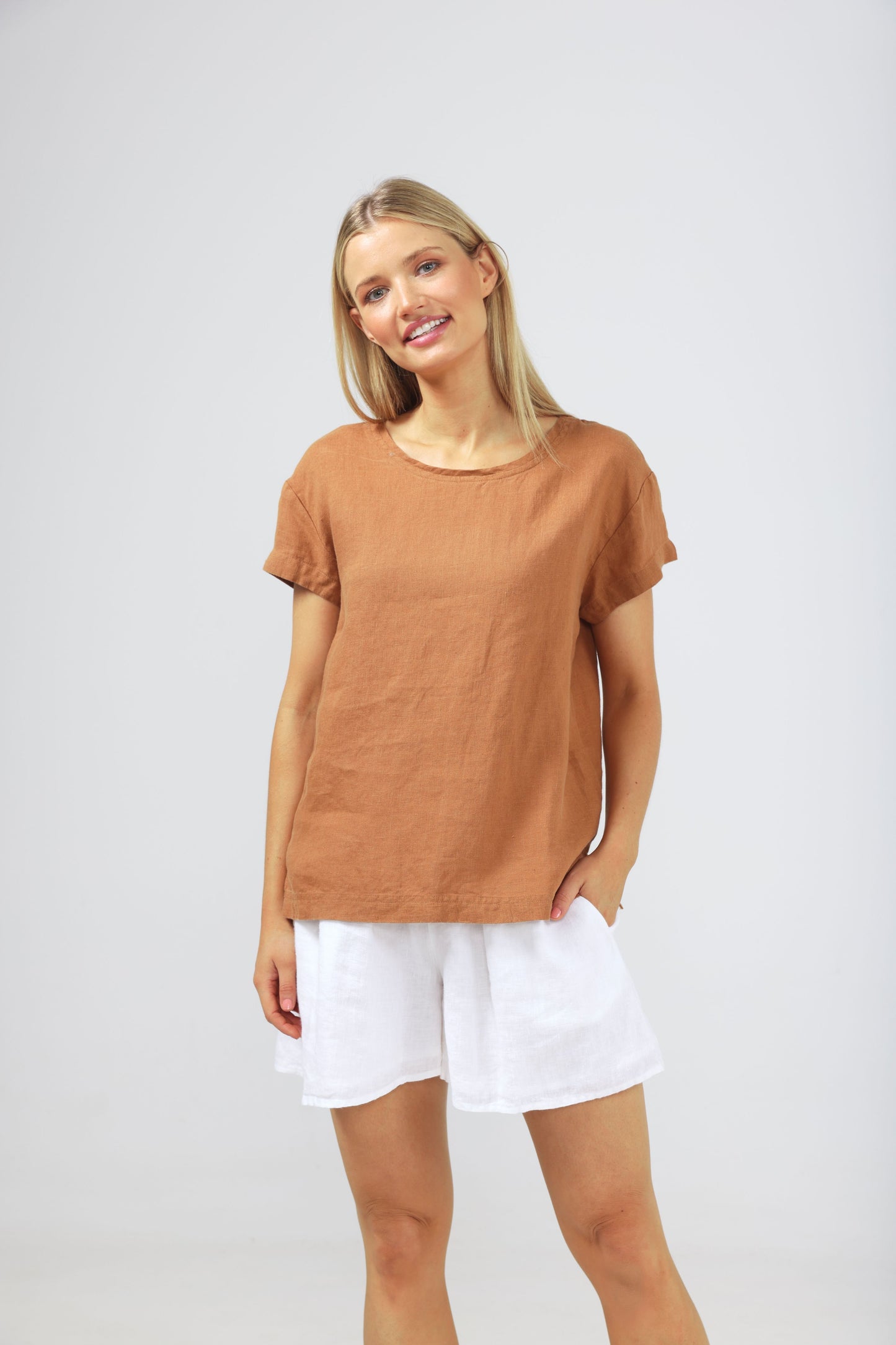 Nautica Tee (Tan Linen)