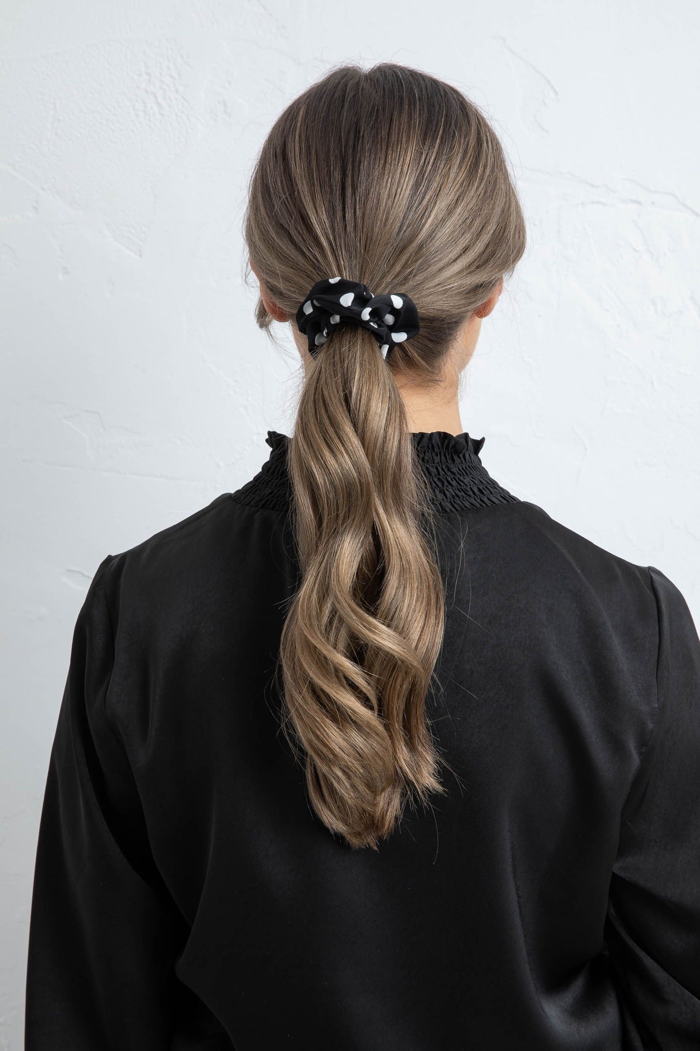 Spotted Scrunchie (Black + White)